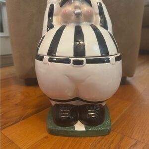 Rare Vintage Collectible’s Fitz & Floyd 1992 Football Referee Cookie Jar.